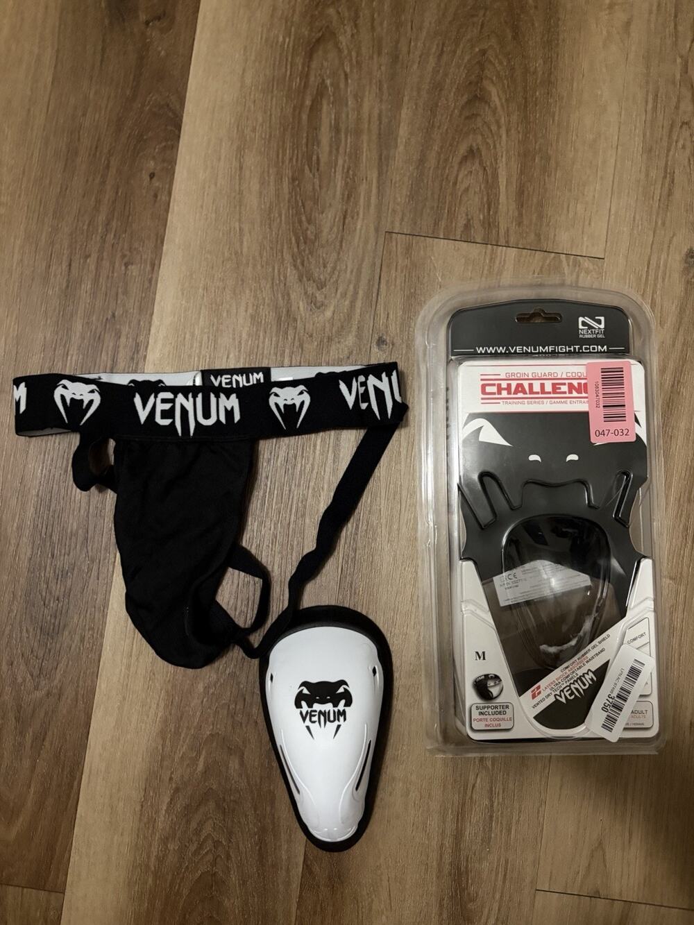 Venum Challenger Groin Guard & Cup Set Men’s Size Medium Black White MMA Boxing